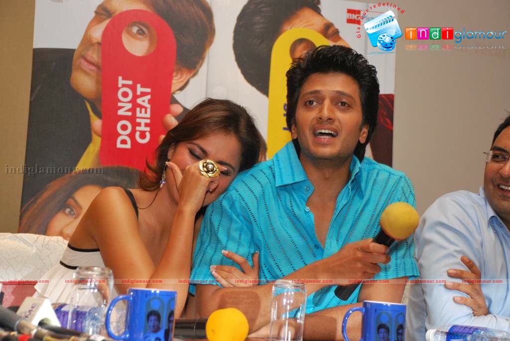 Do Knot Disturb press meet Event hd photo